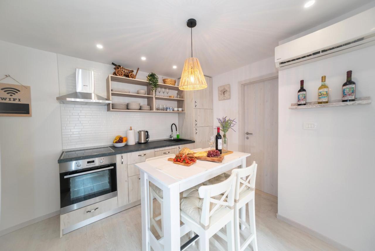 New Cozy Apartment - Center Of Old Town Omiš Eksteriør billede